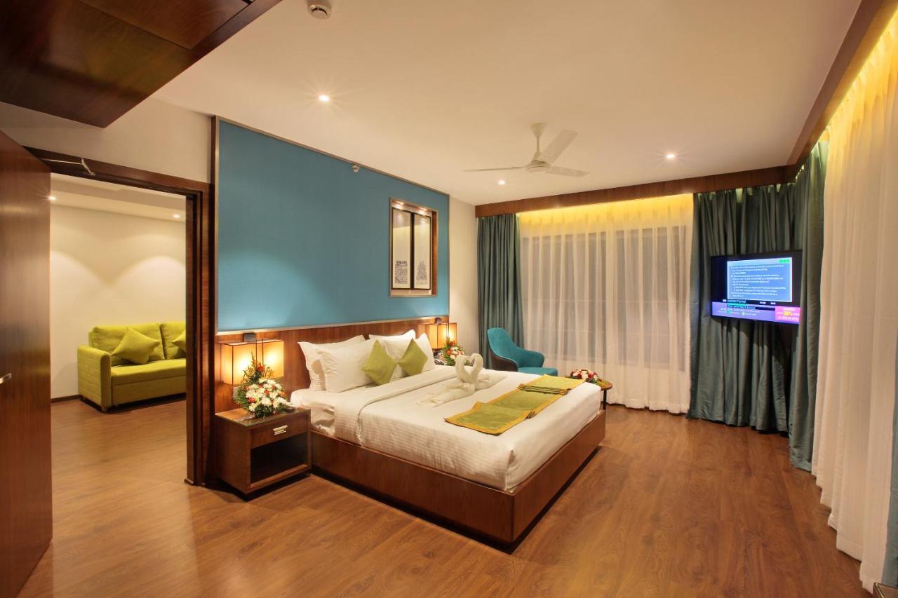 Hotel Ceasar Palace Thodupuzha Esterno foto